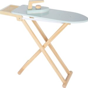 Table à repasser avec fer à repasser